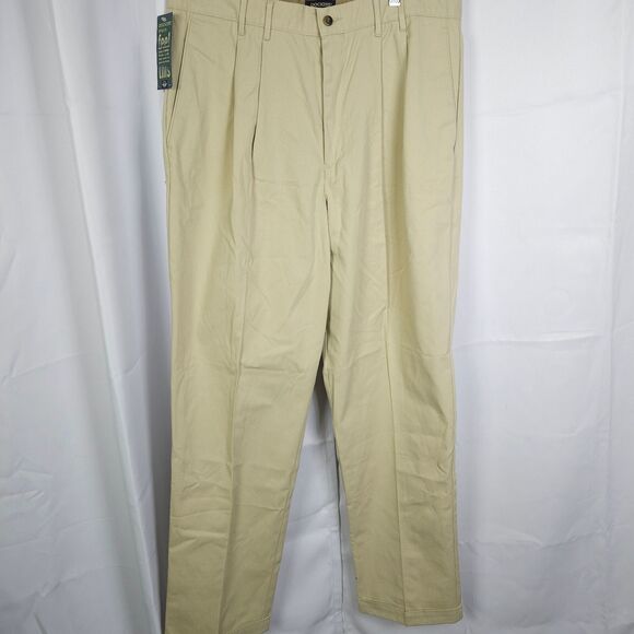 NWT Dockers Mens 36x34 Beige  Relaxed Fit Pleated Cuffed Chino Khaki Pants - Picture 1 of 8